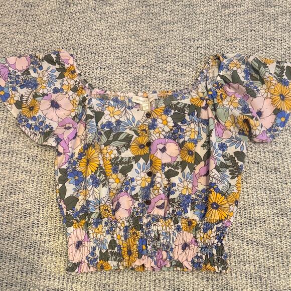 Monteau Tops - Monteau Floral Puff Sleeve Blouse size lg